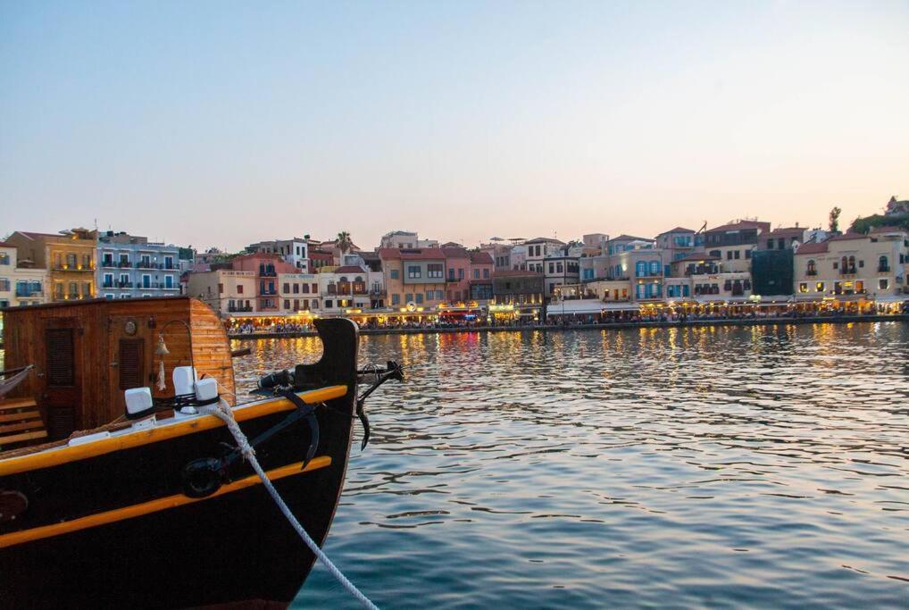 History & Culture In Old Town Chania 하니아 외부 사진